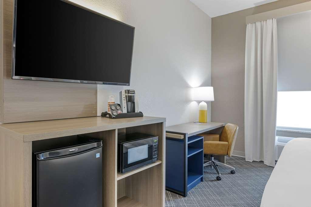 Comfort Suites West Indianapolis - Brownsburg Room photo
